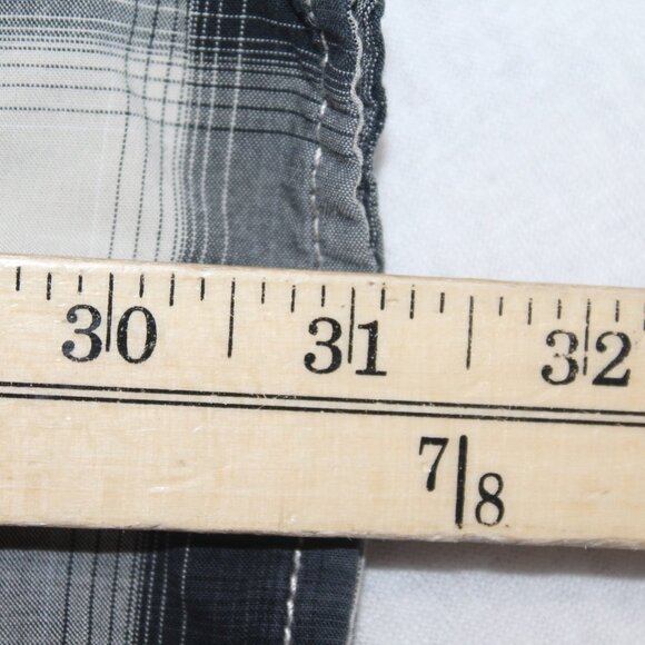 American Eagle Outfitter Men White Black Plaid Button Down Shirt Size XL - Picture 3 of 7